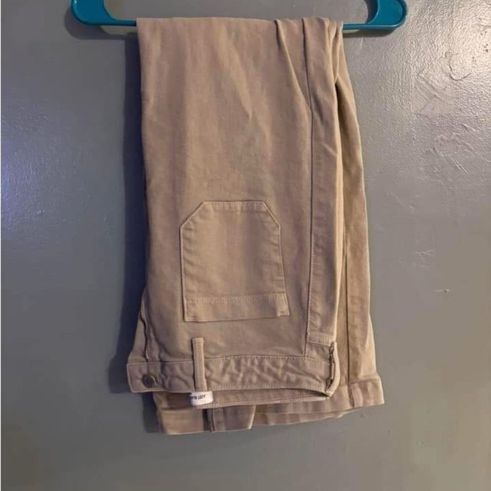 Women’s Tan Pants